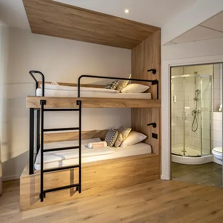 Hostel Ciarus *